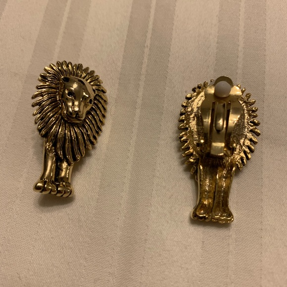 Two sets of vintage gold clip earrings. - Picture 1 of 4